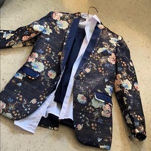 4 piece boys suit in a size 16.